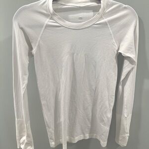 Lululemon Swiftly Tech long sleeve size 5